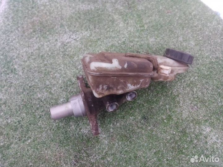 Главный тормозной цилиндр Ford Focus 2012