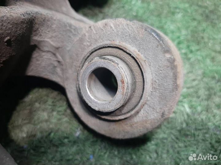 Кулак задний правый Chevrolet Captiva 2008