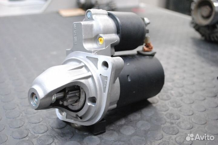 Стартер BMW X1 E84, X3 E83, 320 E90, 120 E87 2.0