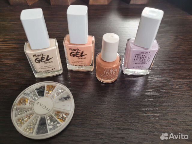 Лак для ногтей и стразы avon