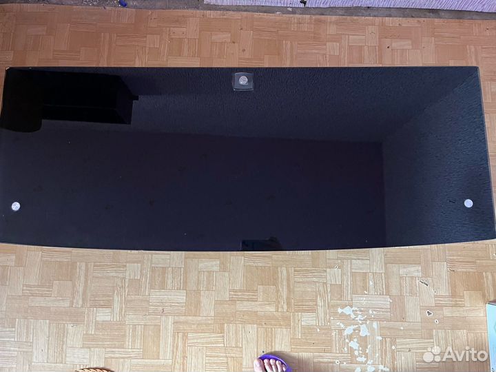 Стеклянная тумба под телевизор