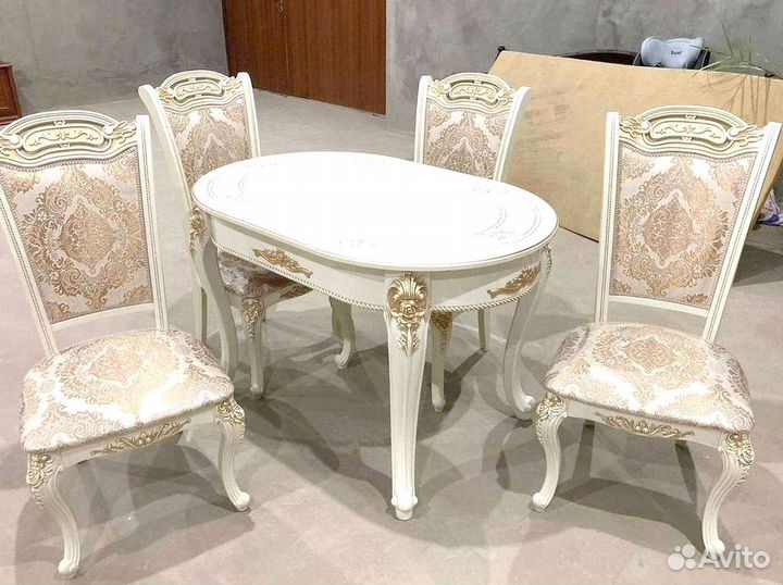 Столы и стулья