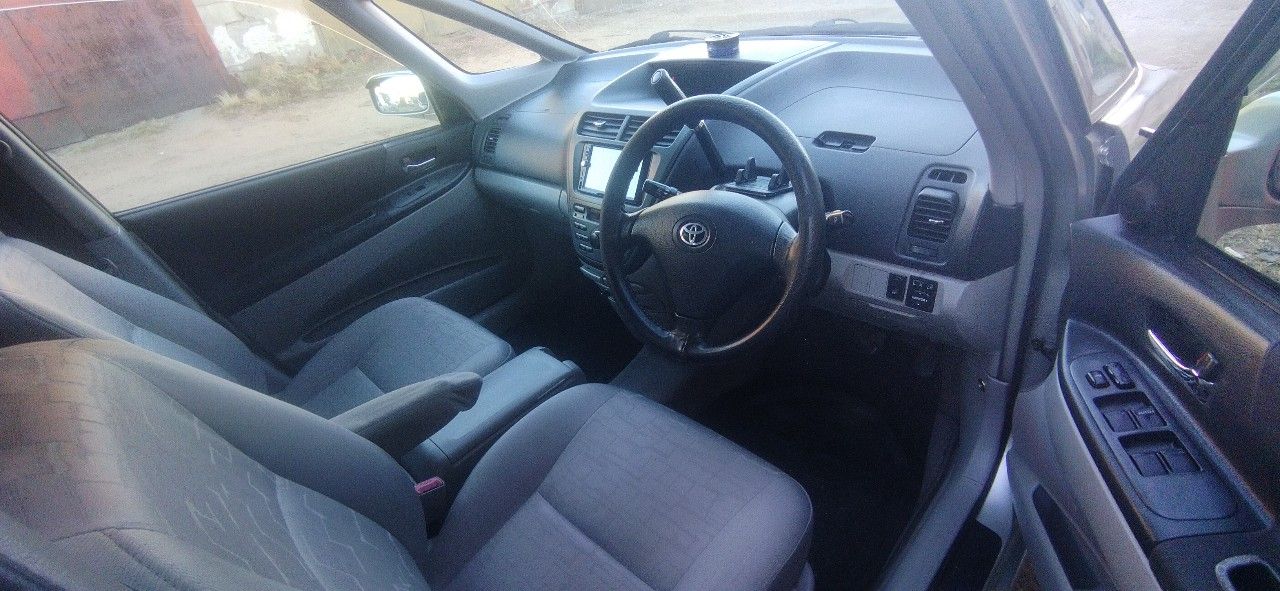 Toyota Opa: фото владельца