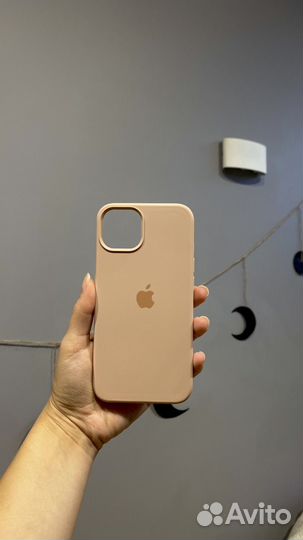 Чехол на iPhone 13