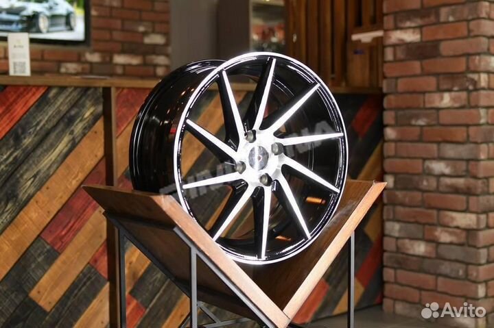 Литой диск в стиле vossen R17 5x108