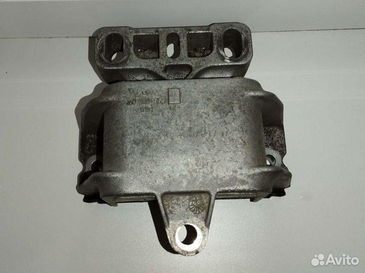 Опора двигателя левая VAG 1J0199555
