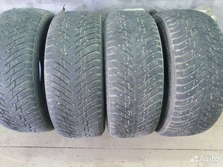 Nokian Tyres Hakkapeliitta 8 215/55 R17 97