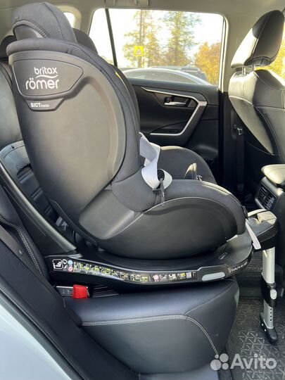 Продам автокресло Britax Roemer Dualfix M i-Size