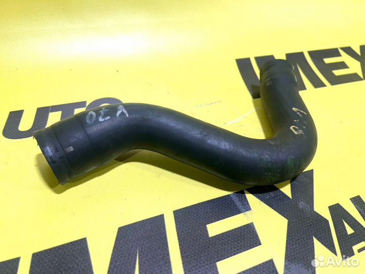 Патрубок радиатора верхний Volvo S60 V70