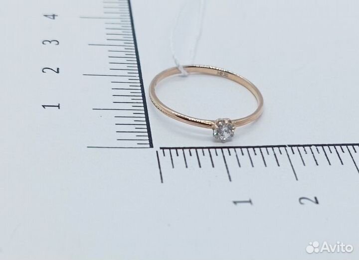 Золотое кольцо с камнем 16,5р