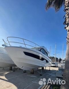 Катер Beneteau Antares 11 FLY с моторами