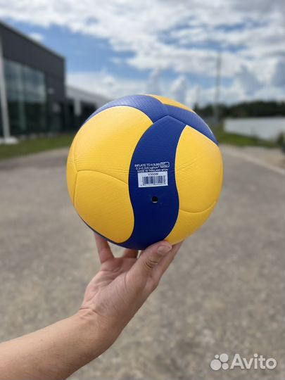 Волейбольный мяч Mikasa V300W