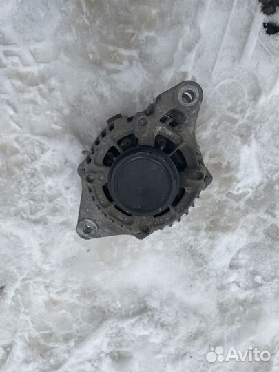 Гениратор на Toyota Corolla E-180