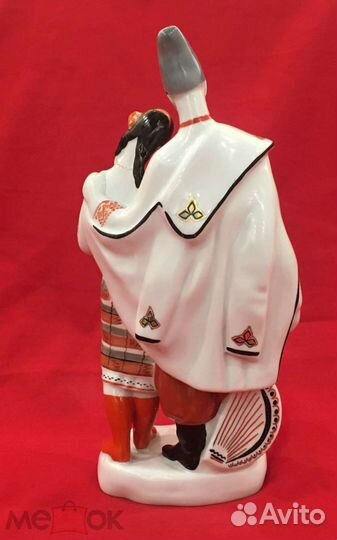 Статуэтка фарфоровая. Левко и Оксана СССР. Киев