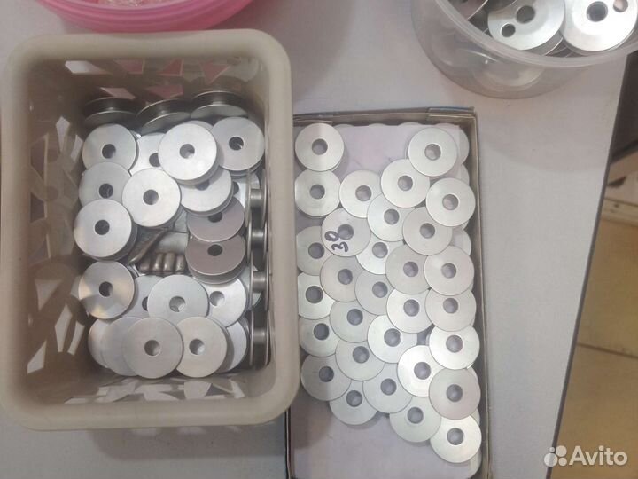 Шпульки для бытовых и промышленных швейных машин