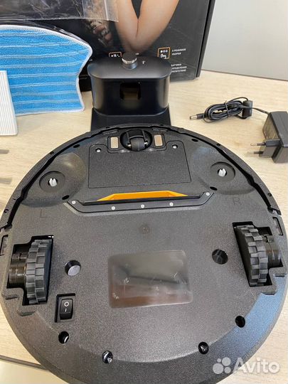 Робот-пылесос Redmond RV-R450