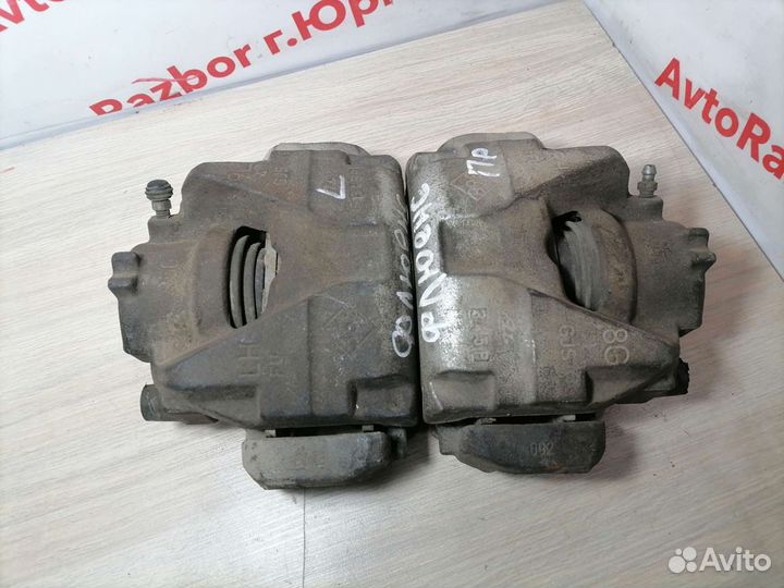 Суппорт передний Renault Fluence