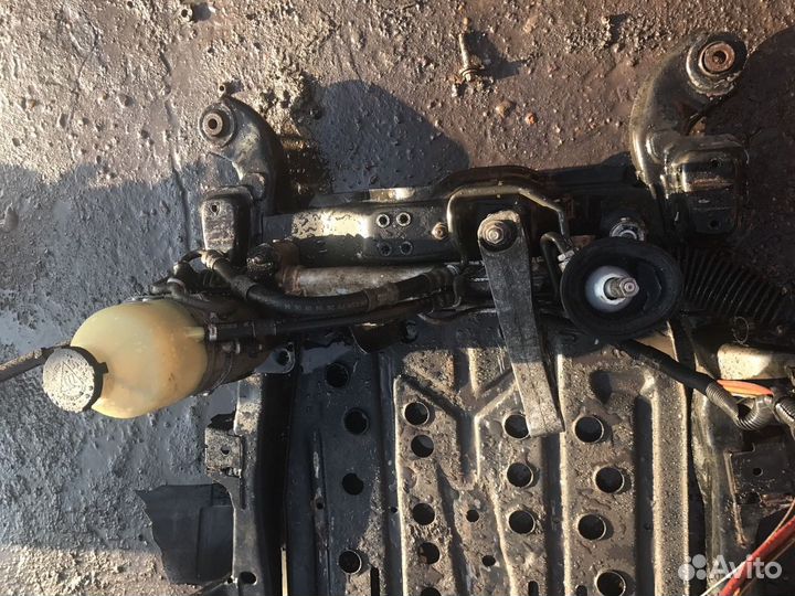 Опель астра 2005г.передний подрамник