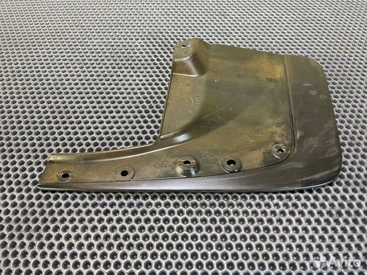 Брызговик лев. перед. Toyota Land Cruiser Prado