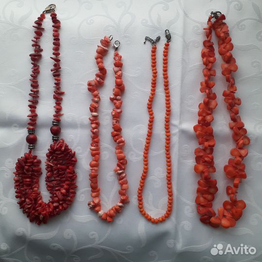 Коралловые бусы