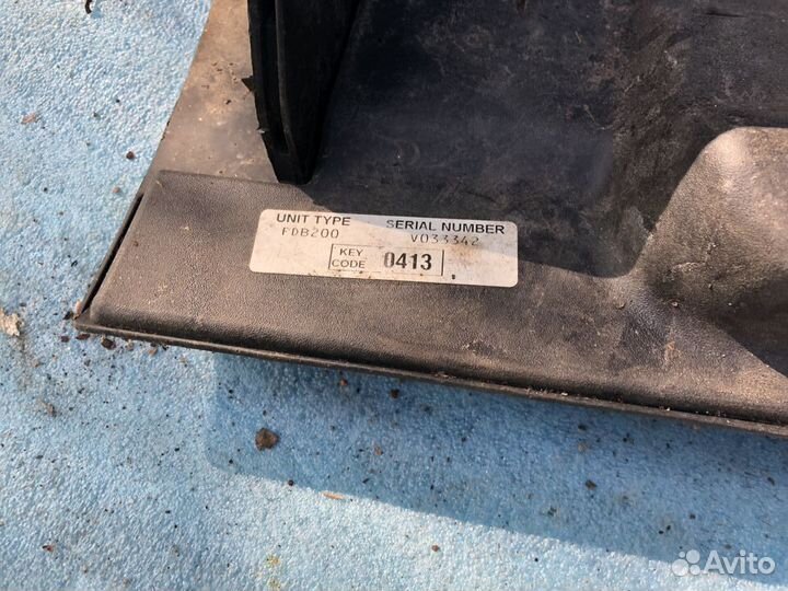 Бардачок (вещевой ящик) Ford Fiesta 5 (2002-2008)