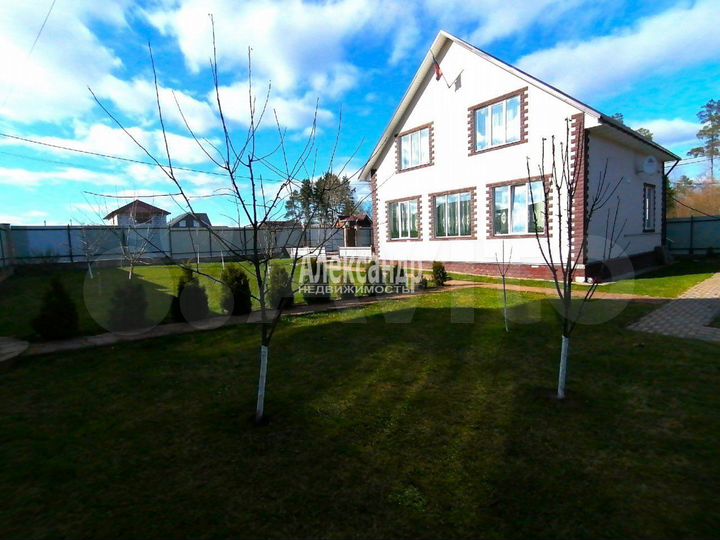 Дом 200 м² на участке 11,5 сот.