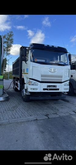 Водитель на самосвал