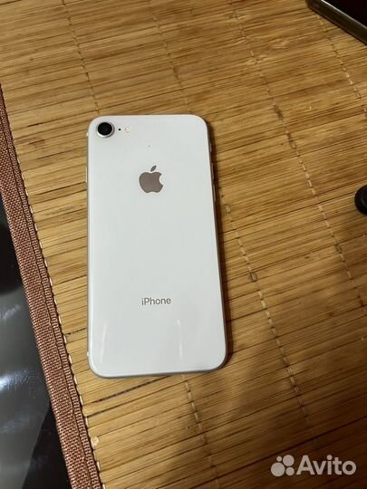 iPhone 8, 64 ГБ