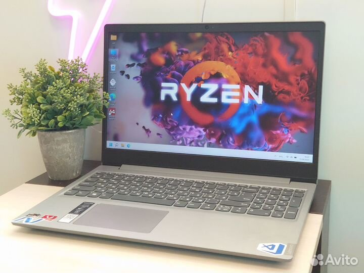 Мощный ноутбук ryzen 3 3200/8gb ddr4/vega 3/SSD