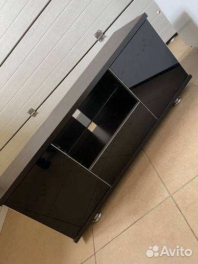 Тумба под телевизор