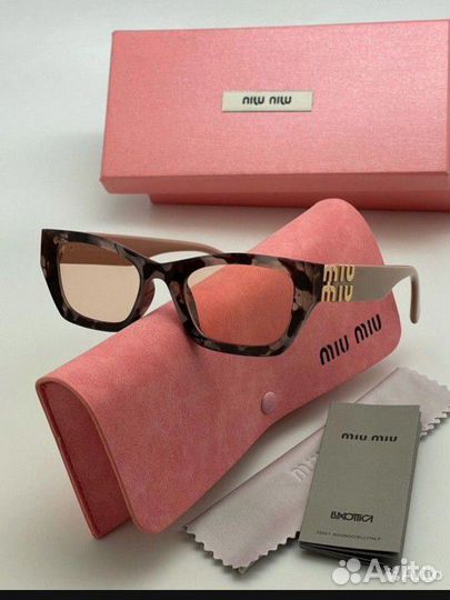 Солнцезащитные очки miu miu