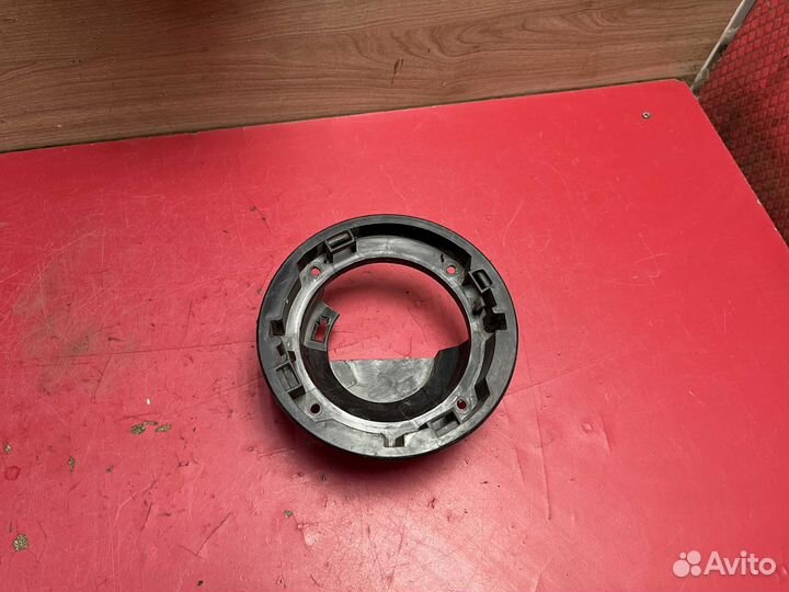 Кронштейн переднего динамика Renault Logan 2005-20