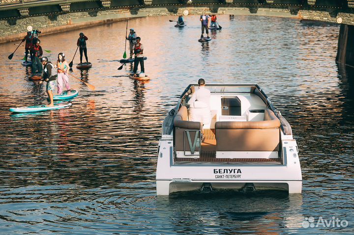 Прогулка на яхте катере