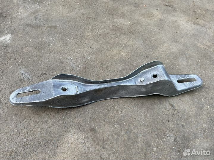 Траверса МКПП bmw e28