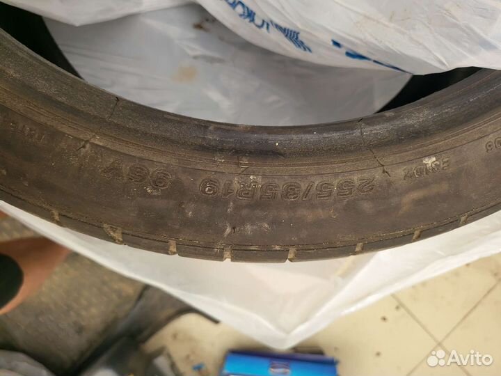 Bridgestone Potenza S001 255/35 R19 96Y