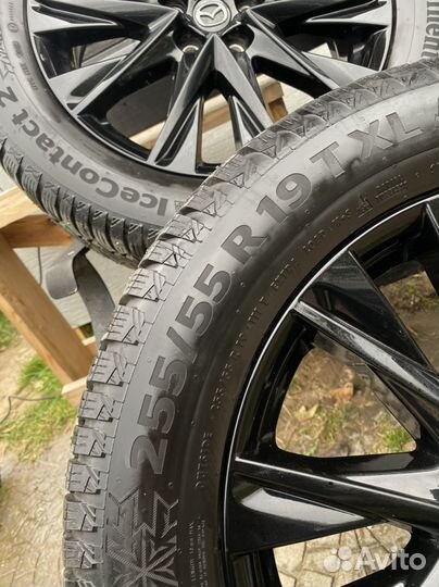 Continental IceContact 2 SUV 255/55 R19 111T