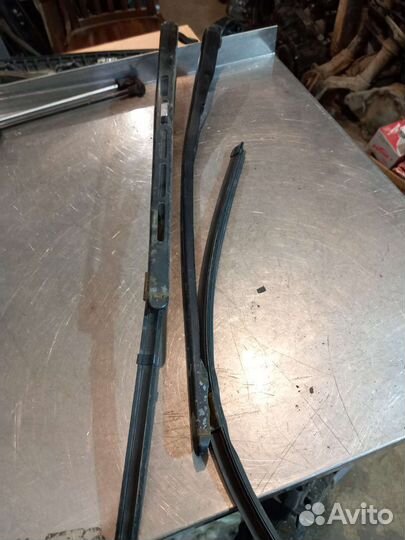 Поводок дворников Peugeot 307