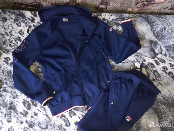 Спортивный костюм