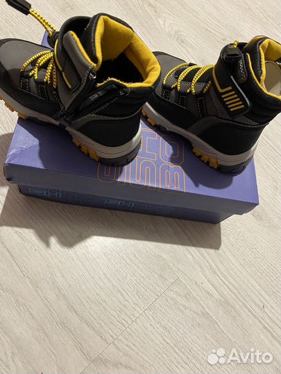 Ботинки зимниедля мальчика 25 размер