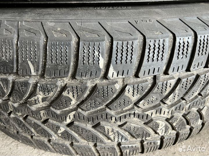 Bridgestone Blizzak LM-80 235/65 R17