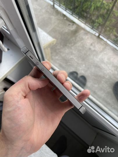 Телефон iPhone 5s