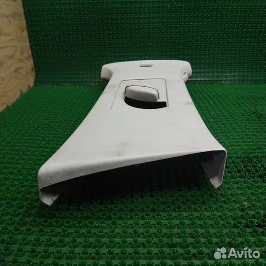 Обшивка стойки передняя правая верхняя Volkswagen