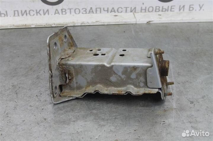 Кронштейн усилителя переднего бампера левый Niss