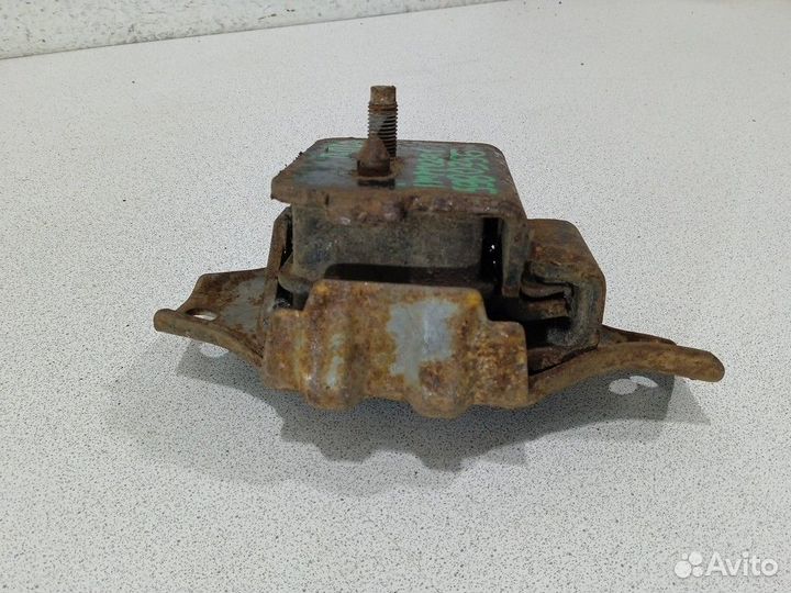 Опора двигателя Субару