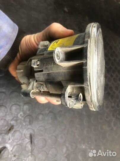 Фара противотуманная правая Land Rover Range Rover