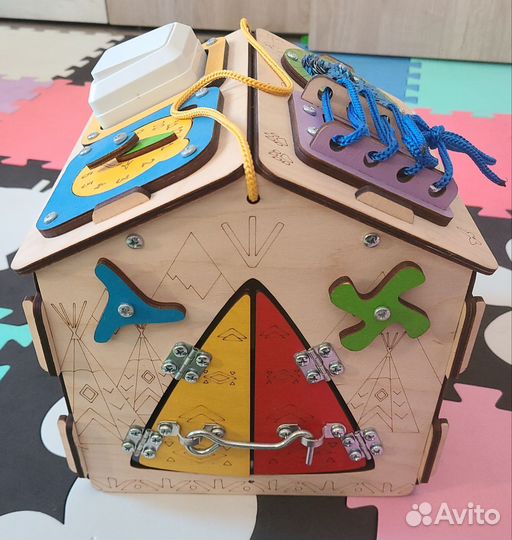 Бизиборд домик