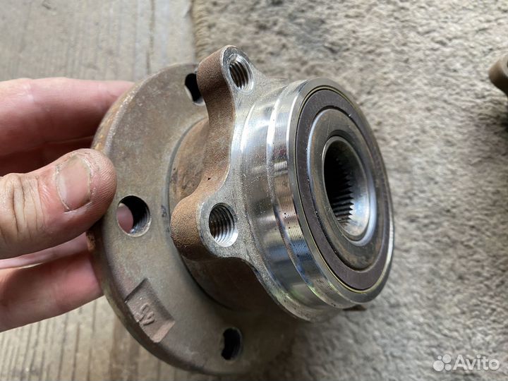 Подшипник передней ступицы оригинал VAG