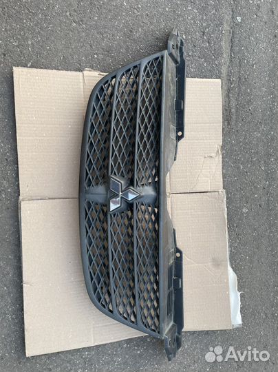 Решетка радиатора mitsubishi airtrek cu2w