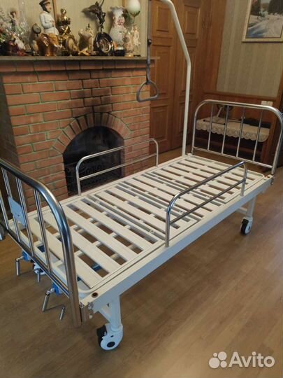 Медицинская кровать для лежачих больных
