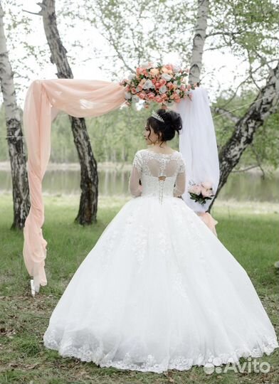 Свадебное платье